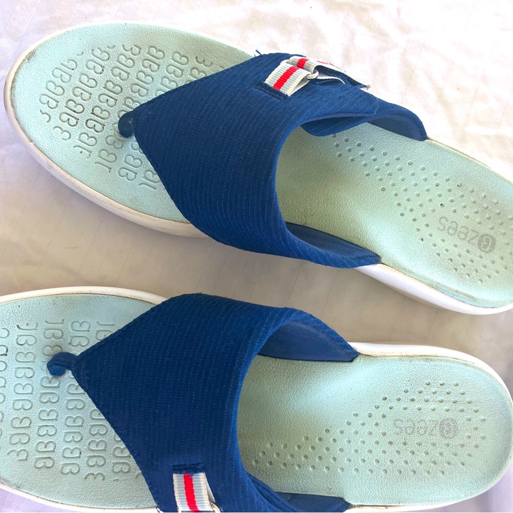 BZees sandals